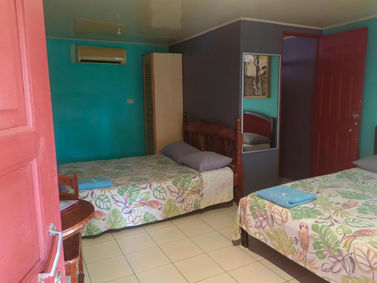 Cabinas El Botecito Muelle Ngoại thất bức ảnh