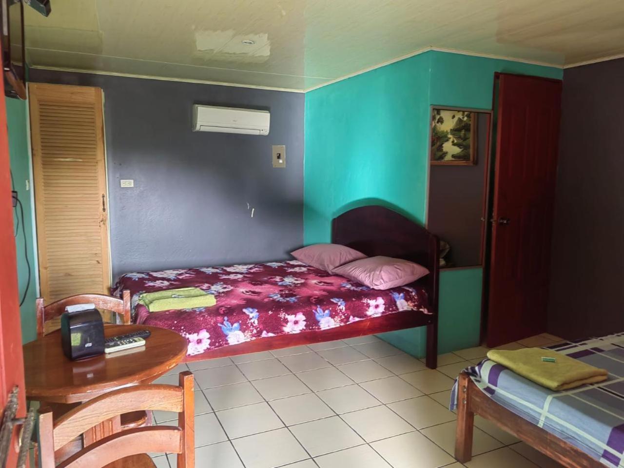 Cabinas El Botecito Muelle Ngoại thất bức ảnh